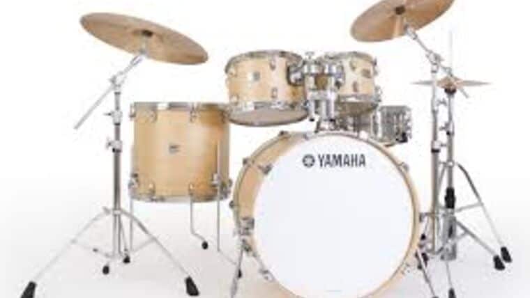 Yamaha Maple Custom (22" 10" 12" 16" w/ 14" Snare & Stand. Pedal, Carpet, Hi Hat, Stand and Throne) Kit | Rental
