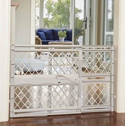 Baby Gate, Fits openings 26″-40″ () | Rental