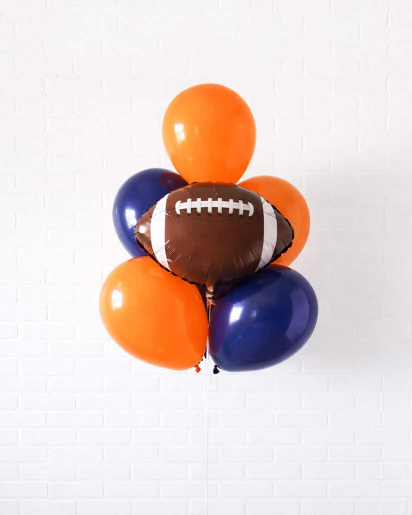Chicago Football – Football Foil and 11in Balloon Bouquet | Purchase