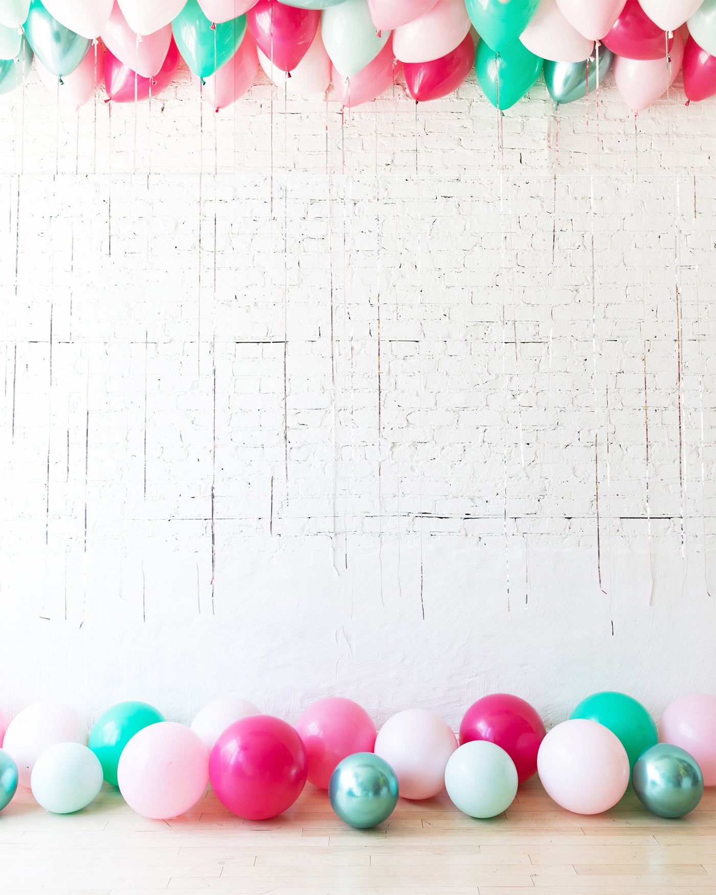 Flamingo Fling – Ceiling & Floor Balloon Set | Purchase