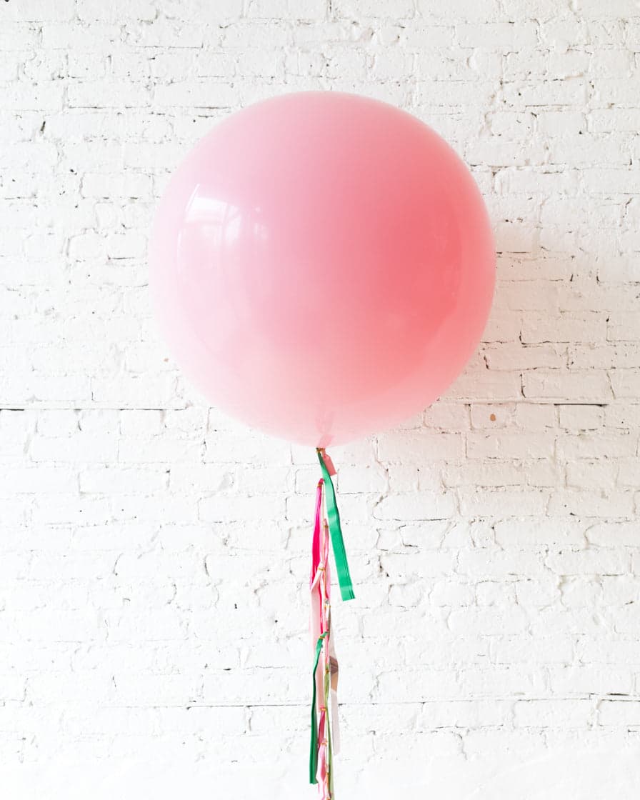 Flamingo Fling – Giant Balloon with Tassel | Purchase